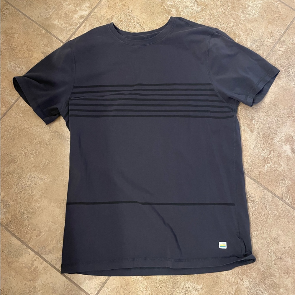 Vuori Tuvalu tee size large gray stripe